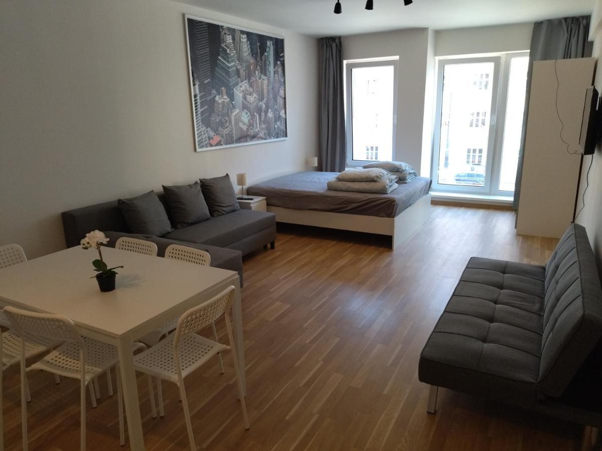 Brand New Two Room Apartment #34 With Free Secure Parking In The Center Prága Kültér fotó